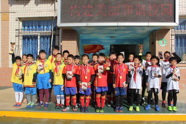 汤普森为詹姆斯发声，透露他在76人的关键角色